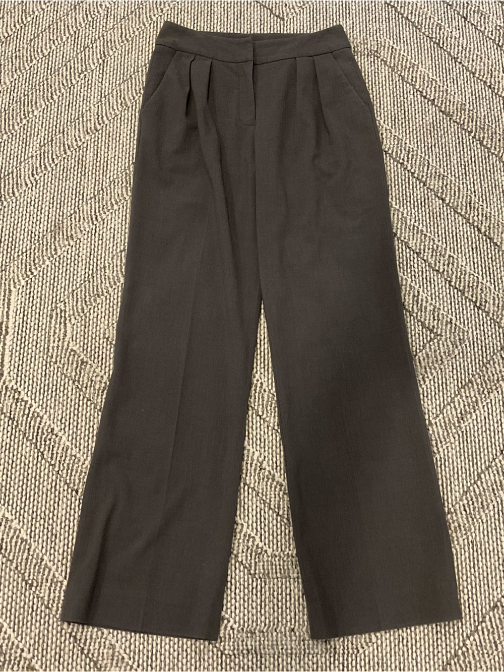 Tahari Black Wide Leg Pleated Trousers size 2